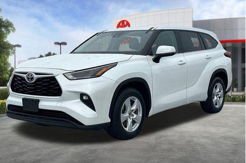 Wind Chill Pearl 2022 Toyota Highlander LE