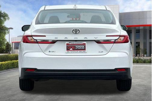 Ice Cap 2025 Toyota Camry LE