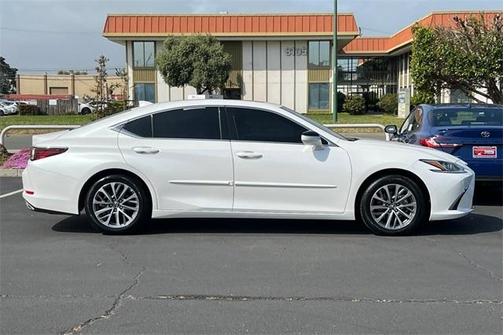 2022 Lexus ES 350 Base