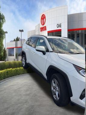 2021 Toyota RAV4 XLE