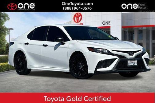 Super White 2021 Toyota Camry SE