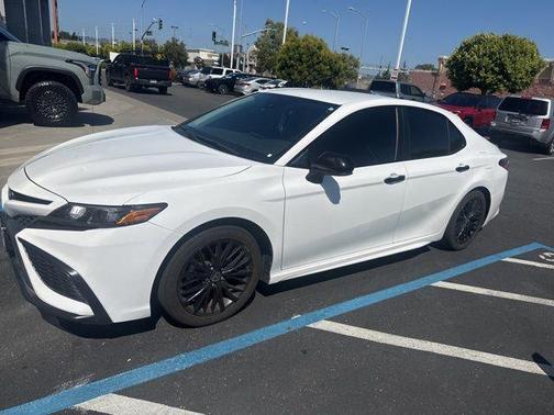 Super White 2021 Toyota Camry SE