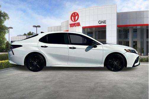 Super White 2021 Toyota Camry SE