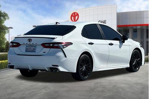 Super White 2021 Toyota Camry SE