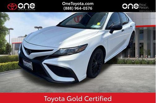 Super White 2021 Toyota Camry SE