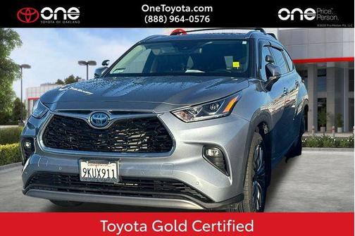 2023 Toyota Highlander Hybrid Platinum