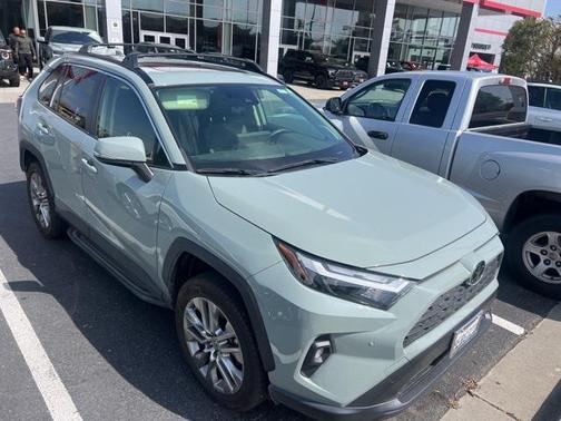 2023 Toyota RAV4 XLE Premium