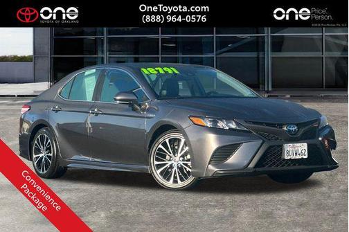 2020 Toyota Camry SE