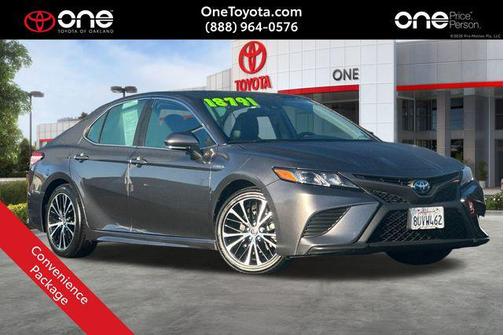 2020 Toyota Camry SE