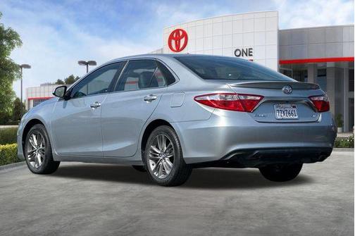 Celestial Silver Metallic 2017 Toyota Camry SE