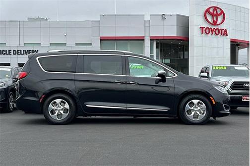 2018 Chrysler Pacifica Hybrid Limited