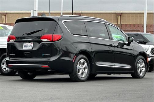 2018 Chrysler Pacifica Hybrid Limited