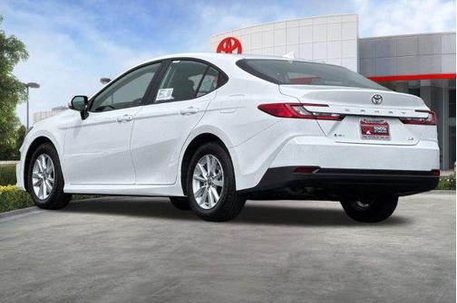 Ice Cap 2026 Toyota Camry LE