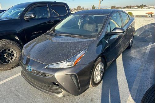 2022 Toyota Prius LE