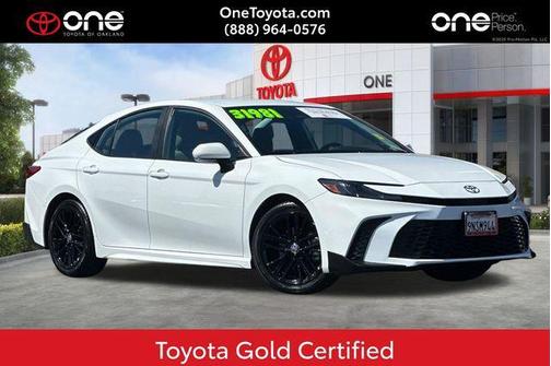 Ice Cap 2025 Toyota Camry SE