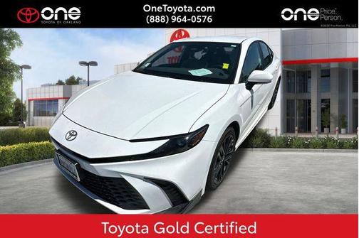 Ice Cap 2025 Toyota Camry SE