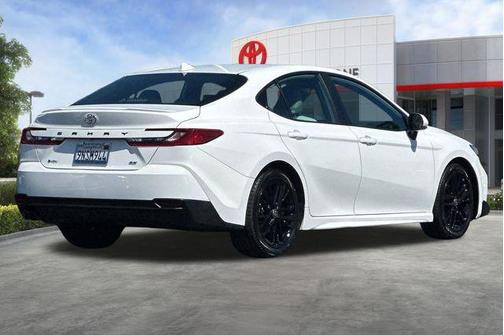 Ice Cap 2025 Toyota Camry SE