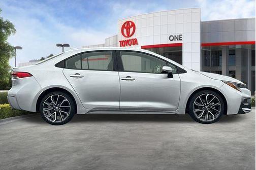Classic Silver Metallic 2022 Toyota Corolla SE