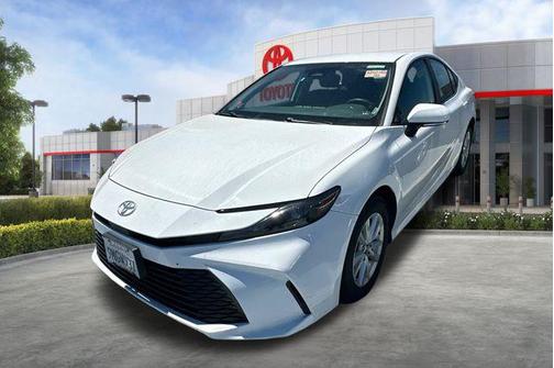 Ice 2025 Toyota Camry LE