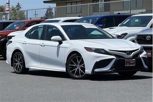 2022 Toyota Camry SE