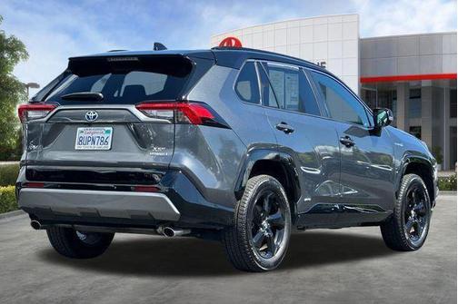 Blizzard Pearl/Midnight Black Metallic 2021 Toyota RAV4 Hybrid SE