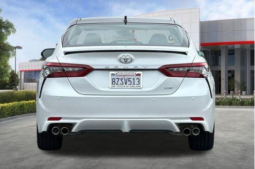 Wind Chill Pearl/Midnight Black Metallic 2022 Toyota Camry XSE