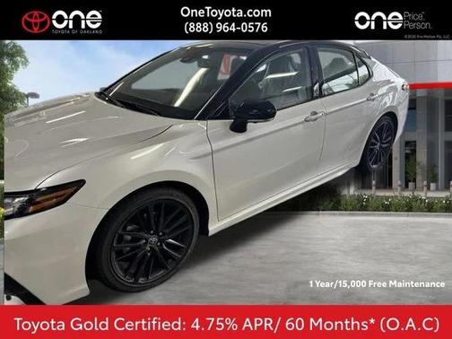Wind Chill Pearl/Midnight Black Metallic 2022 Toyota Camry XSE