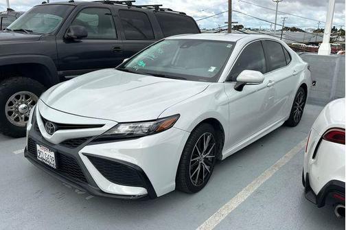 2022 Toyota Camry SE