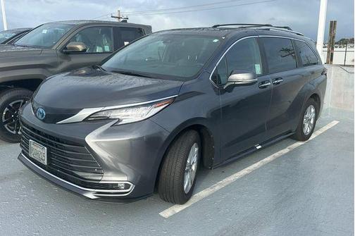 2025 Toyota Sienna Limited