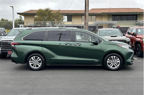 2021 Toyota Sienna Limited 7-Passenger