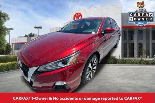 Scarlet Ember Tintcoat 2022 Nissan Altima 2.5 SV