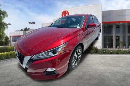 Scarlet Ember Tintcoat 2022 Nissan Altima 2.5 SV