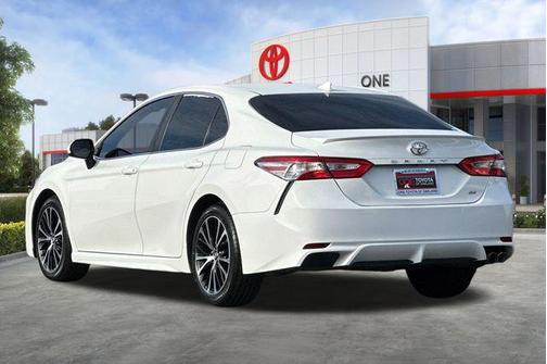 2020 Toyota Camry SE