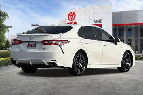 2020 Toyota Camry SE