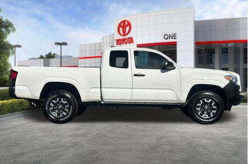 2022 Toyota Tacoma SR