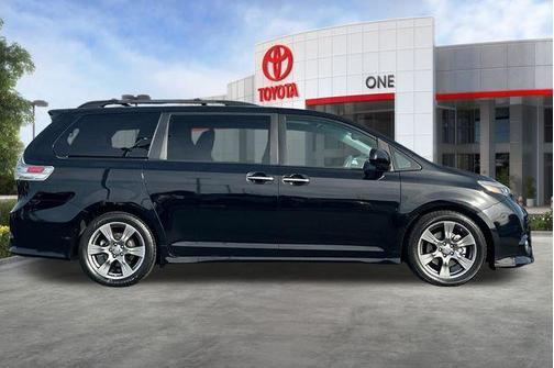 2017 Toyota Sienna SE Premium