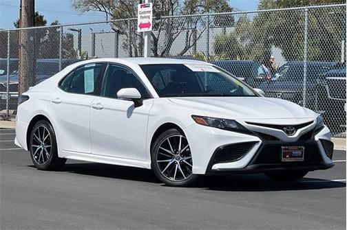 2022 Toyota Camry SE