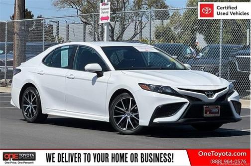 2022 Toyota Camry SE