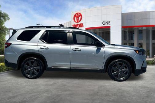 Lunar Silver Metallic 2025 Honda Pilot Sport