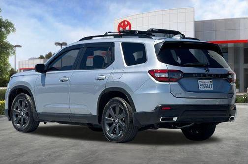 Lunar Silver Metallic 2025 Honda Pilot Sport