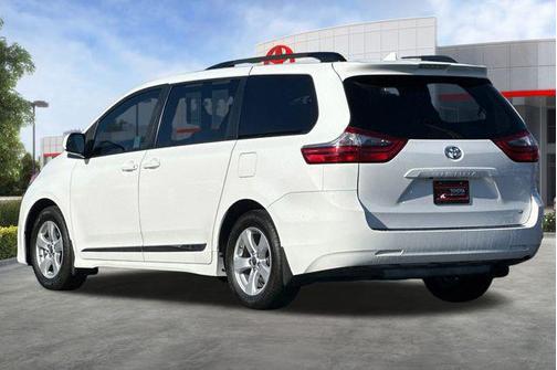 2020 Toyota Sienna LE