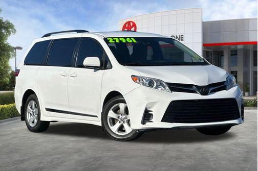 2020 Toyota Sienna LE