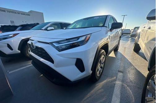 2024 Toyota RAV4 LE