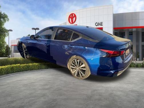 2022 Nissan Altima SR FWD