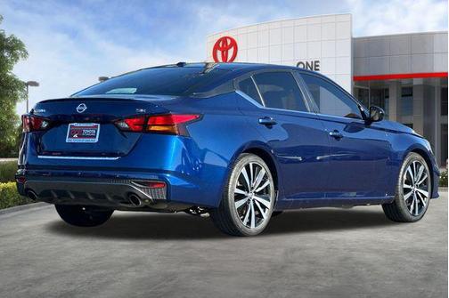 2022 Nissan Altima SR FWD