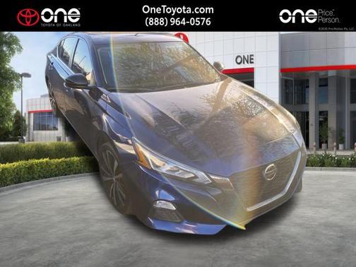 2022 Nissan Altima SR FWD