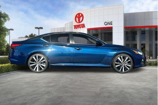 2022 Nissan Altima SR FWD