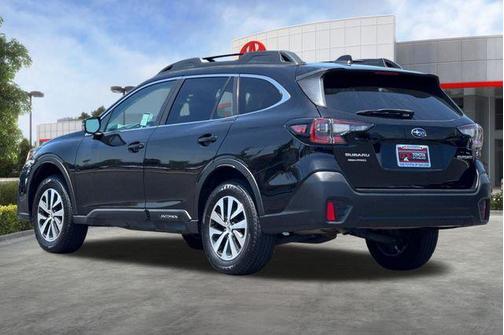 Crystal Black Silica 2022 Subaru Outback Premium