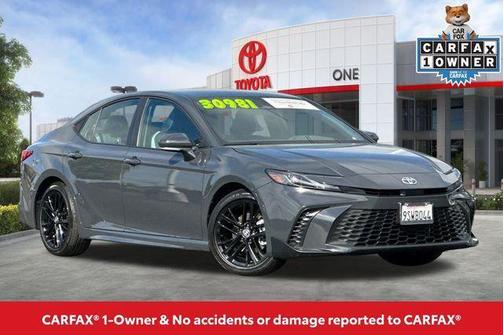 Black 2025 Toyota Camry SE