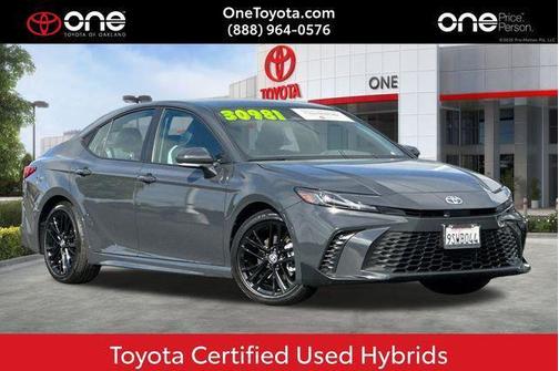 Black 2025 Toyota Camry SE